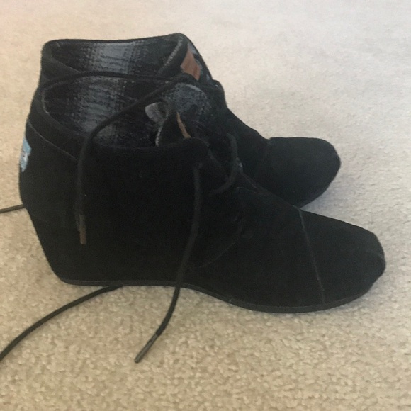 Boots - Picture 4 of 4